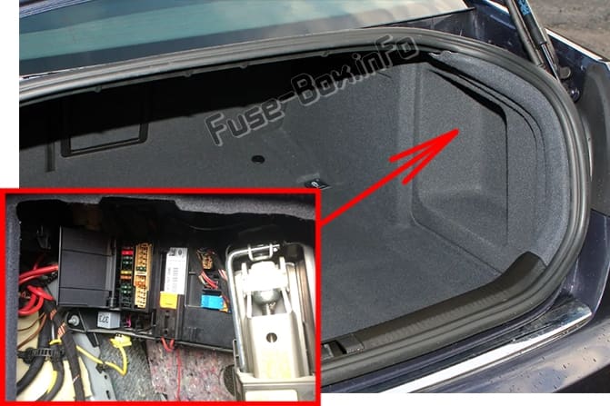 The location of the fuses in the trunk: Audi A6 / S6 (2008-2011)