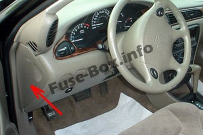 The location of the fuses in the passenger compartment: Chevrolet Malibu (1997, 1998, 1999, 2000, 2001, 2002, 2003)