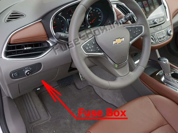 The location of the fuses in the passenger compartment:Chevrolet Malibu (2016-2019-..)