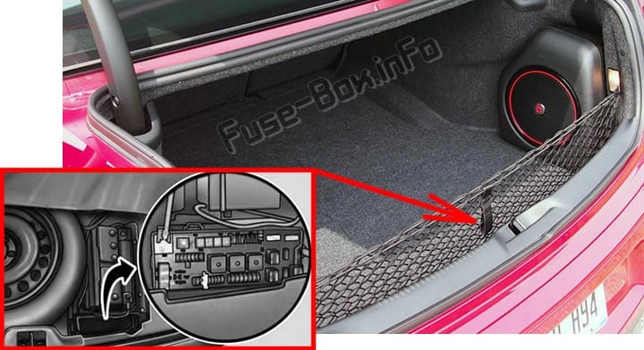The location of the fuses in the trunk: Chrysler 300 / 300C (Mk2/LD; 2011-2019)