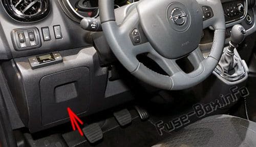 The location of the fuses in the passenger compartment: Opel/Vauxhall Vivaro B (2015-2019-..)