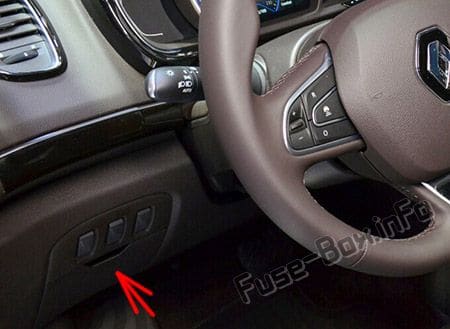 The location of the fuses in the passenger compartment: Renault Espace V (2015-2019-..)
