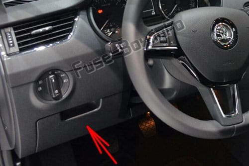 The location of the fuses in the passenger compartment: Skoda Octavia (2013-2016)